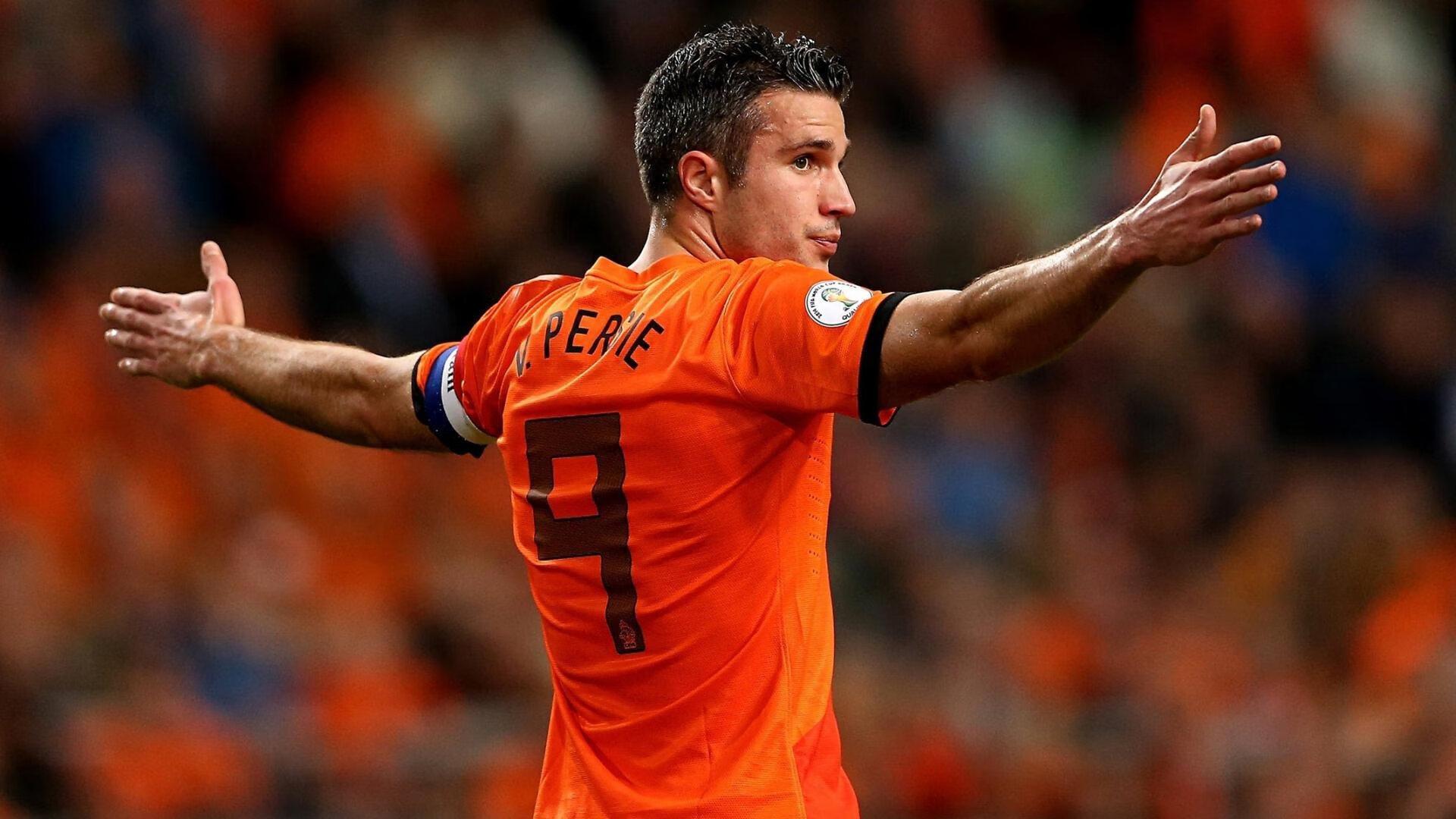 直播吧专访萨维奥拉，皇马巴萨竞争将延续，梅罗时代重塑足球认知