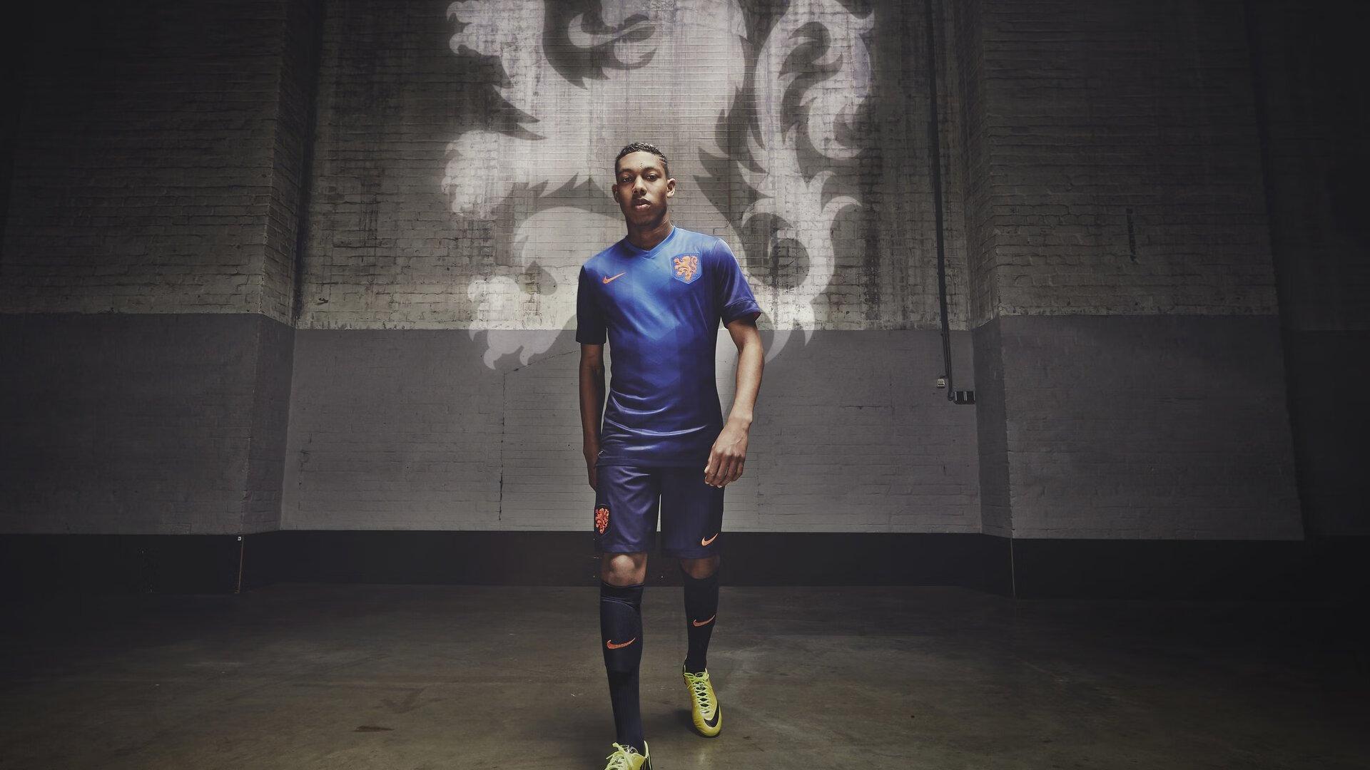 普拉蒂尼70岁生日,尤文官方送祝福:国王生日快乐!